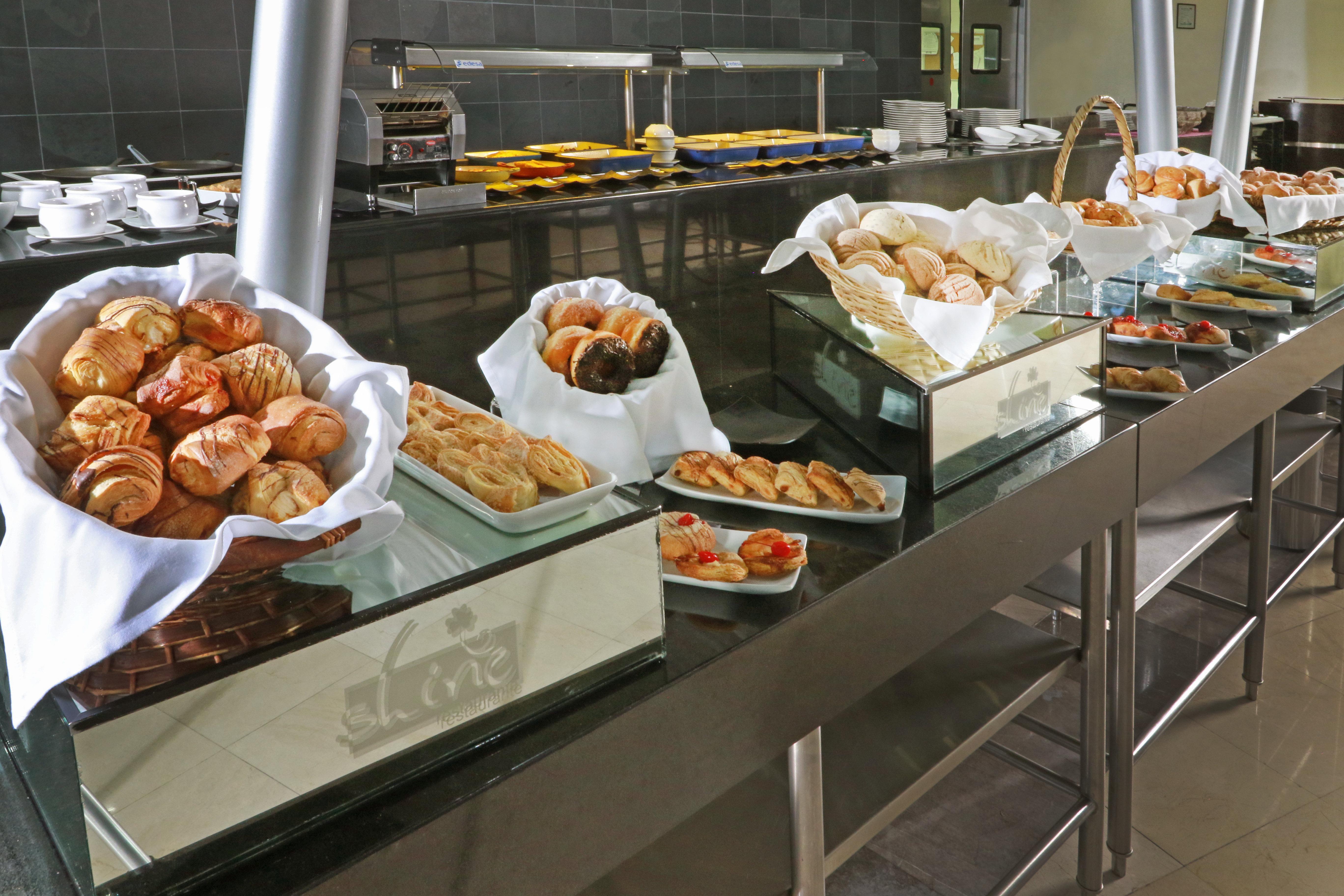Crowne Plaza Leon By Ihg Hotel Kültér fotó
